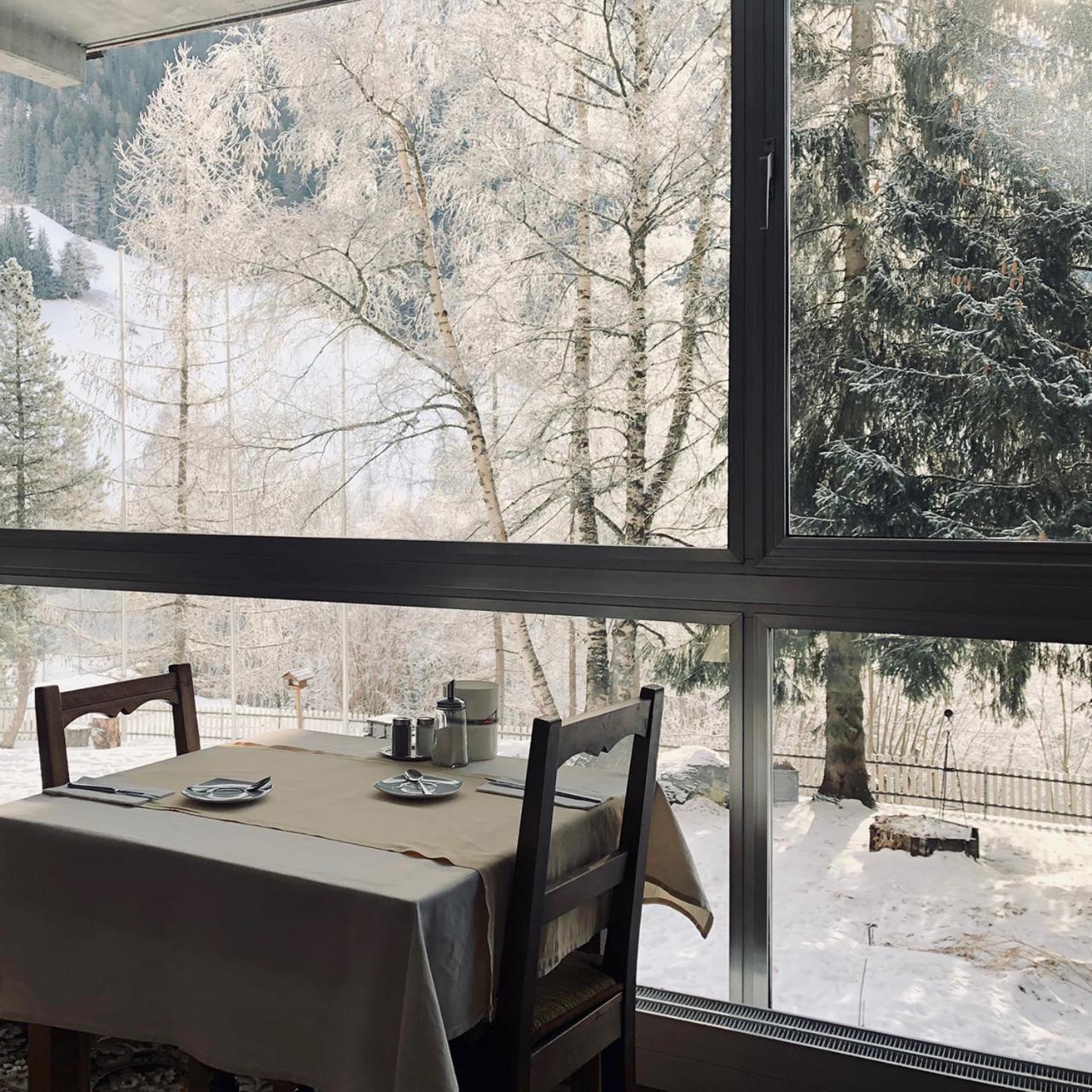 Hotel Regina Terme Leukerbad Kültér fotó